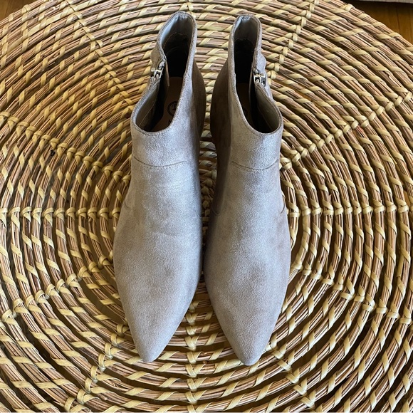 Bella Vita Women’s Tan Suede Dress Bootie Ankle Boot Sz-8 - Picture 4 of 14